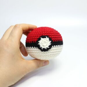 pokemon-ball-amigurumi-crochet